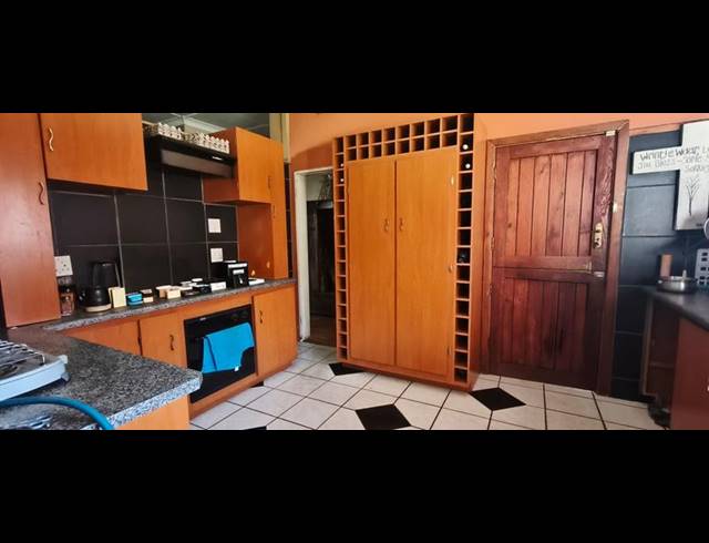 3 BEDROOM HOUSE FOR SALE IN PRETORIA GARDENS